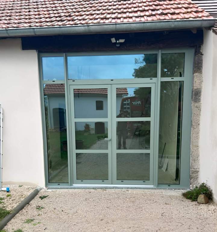 Installation de porte extérieure Creusot