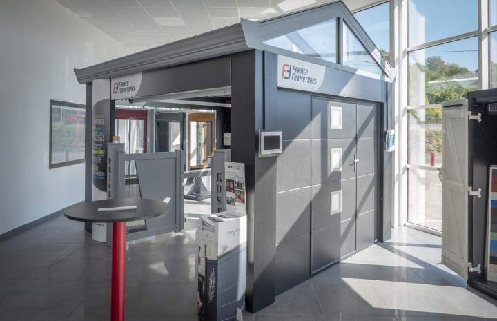  Portes de garages électriques, automatiques, à enroulement, sectionnelle Creusot