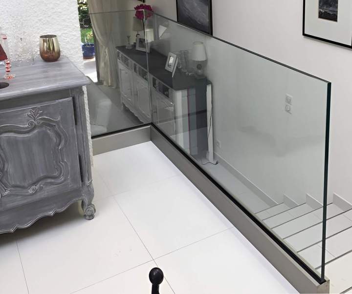 Installation de vitrages de sécurité antieffraction Creusot